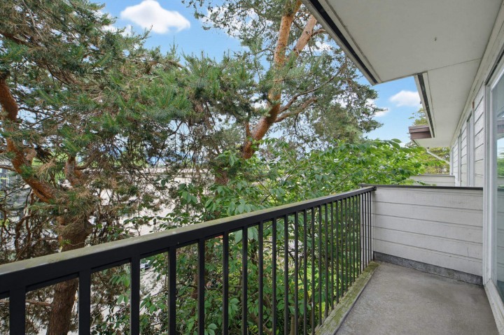 Photo 20 at 301 - 2125 W 2nd Avenue, Kitsilano, Vancouver West