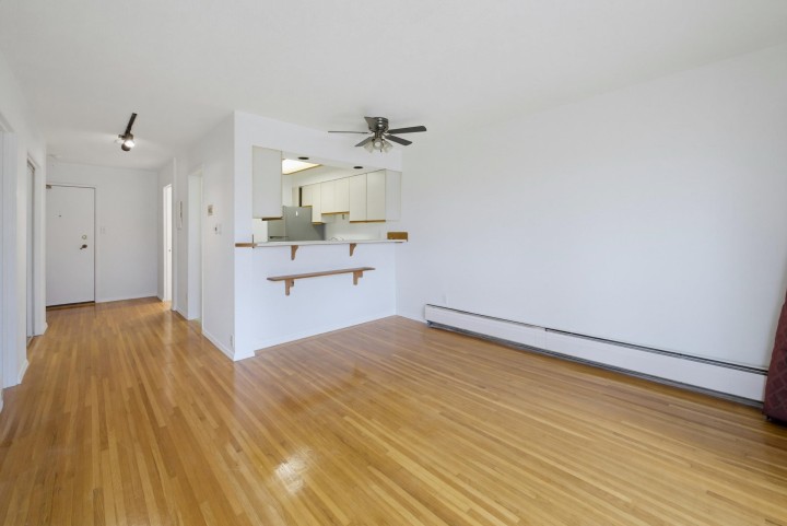 Photo 9 at 301 - 2125 W 2nd Avenue, Kitsilano, Vancouver West