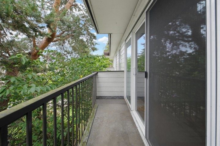 Photo 21 at 301 - 2125 W 2nd Avenue, Kitsilano, Vancouver West