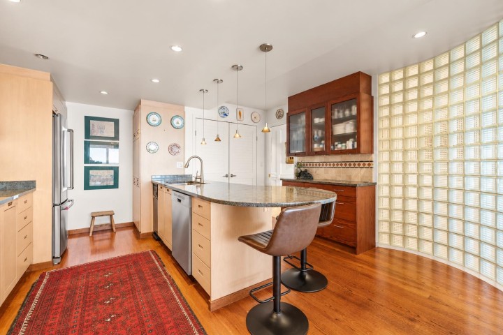 Photo 17 at 102 - 2274 Folkestone Way, Panorama Village, West Vancouver
