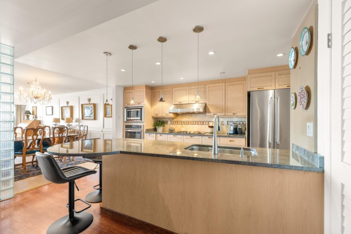 Photo 16 at 102 - 2274 Folkestone Way, Panorama Village, West Vancouver