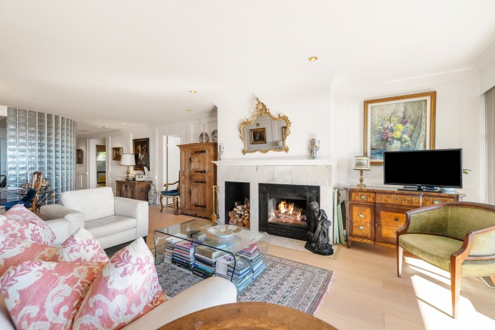 Photo 7 at 102 - 2274 Folkestone Way, Panorama Village, West Vancouver