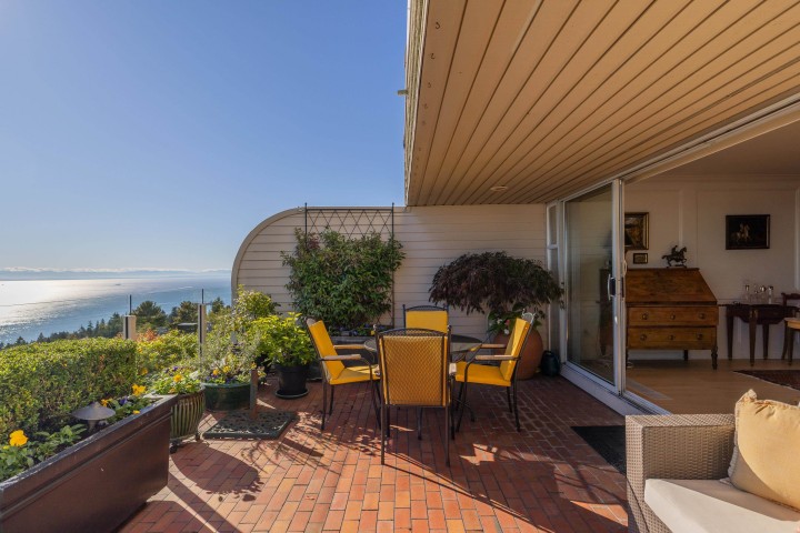 Photo 32 at 102 - 2274 Folkestone Way, Panorama Village, West Vancouver