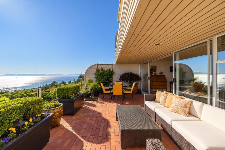 Photo 34 at 102 - 2274 Folkestone Way, Panorama Village, West Vancouver