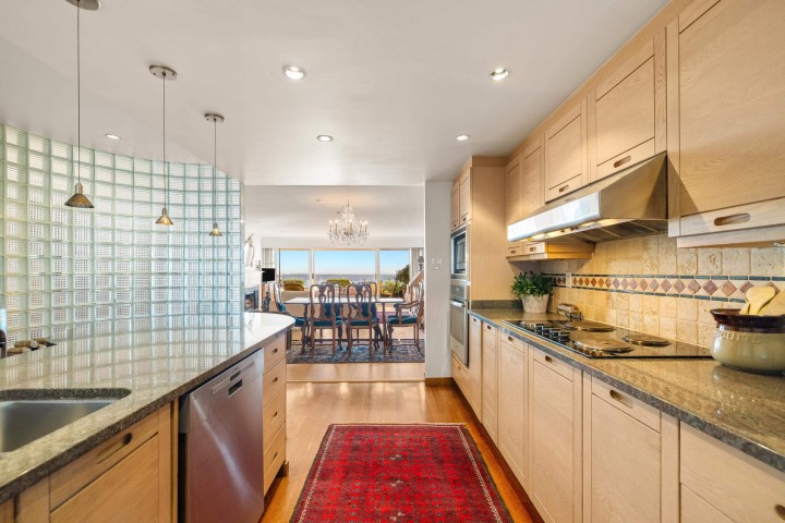 Photo 14 at 102 - 2274 Folkestone Way, Panorama Village, West Vancouver