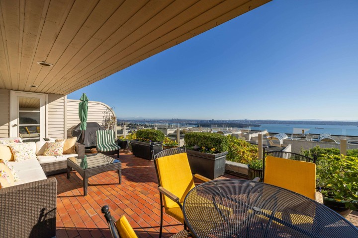 Photo 31 at 102 - 2274 Folkestone Way, Panorama Village, West Vancouver