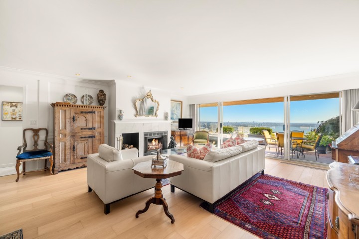 Photo 8 at 102 - 2274 Folkestone Way, Panorama Village, West Vancouver