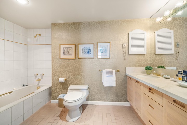 Photo 25 at 102 - 2274 Folkestone Way, Panorama Village, West Vancouver