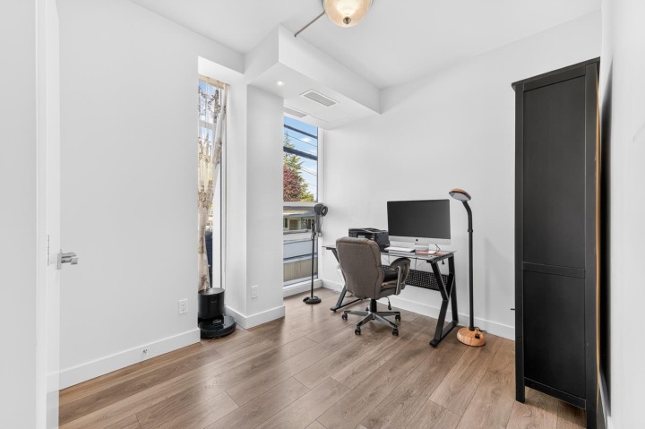 Photo 16 at 759 W 41st Avenue, Cambie, Vancouver West