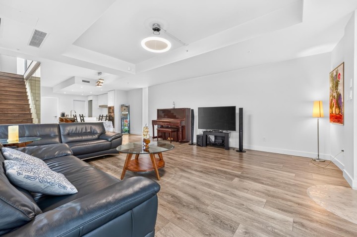 Photo 3 at 759 W 41st Avenue, Cambie, Vancouver West