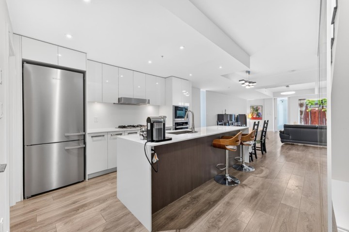 Photo 5 at 759 W 41st Avenue, Cambie, Vancouver West