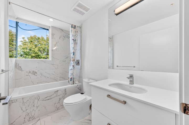 Photo 15 at 759 W 41st Avenue, Cambie, Vancouver West