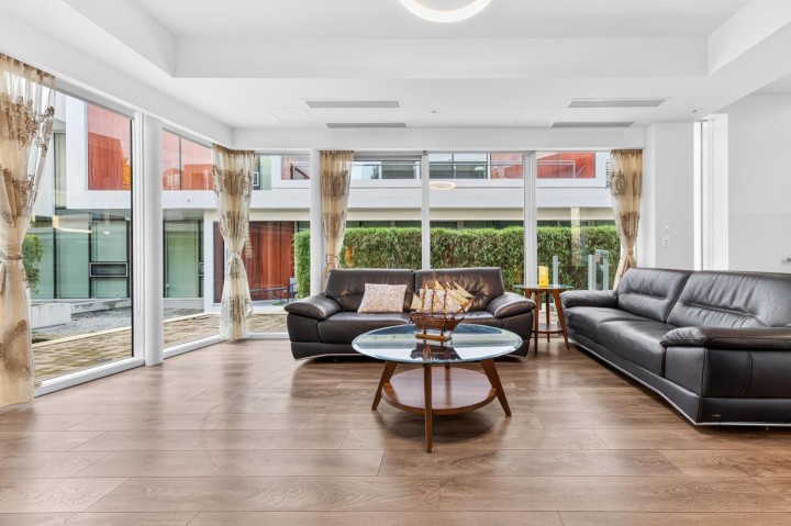 Photo 4 at 759 W 41st Avenue, Cambie, Vancouver West