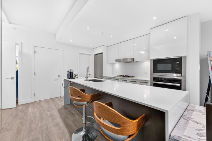 Photo 8 at 759 W 41st Avenue, Cambie, Vancouver West