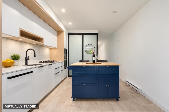Photo 7 at 212 - 2520 Guelph Street, Mount Pleasant VE, Vancouver East