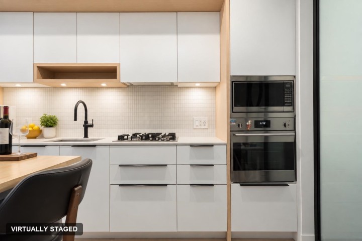 Photo 8 at 212 - 2520 Guelph Street, Mount Pleasant VE, Vancouver East