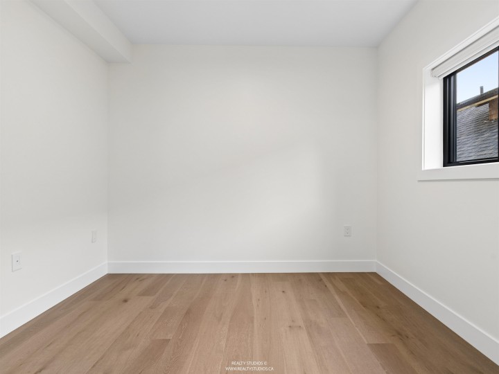 Photo 14 at 1 - 878 E 37th Avenue, Fraser VE, Vancouver East