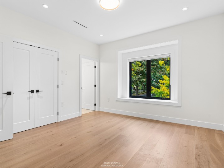 Photo 18 at 1 - 878 E 37th Avenue, Fraser VE, Vancouver East