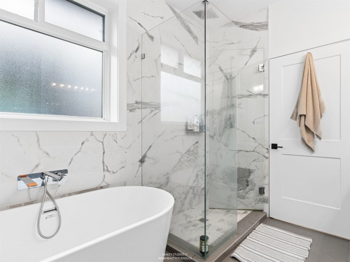 Photo 17 at 797 E 18th Avenue, Fraser VE, Vancouver East