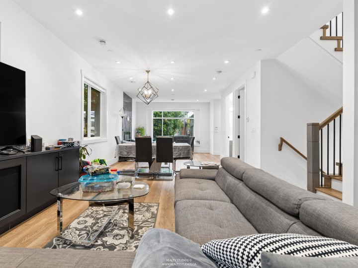Photo 9 at 797 E 18th Avenue, Fraser VE, Vancouver East