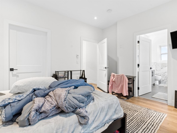 Photo 14 at 797 E 18th Avenue, Fraser VE, Vancouver East