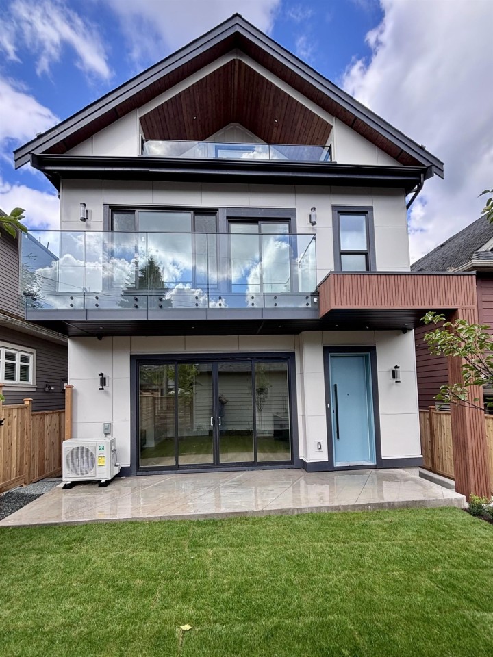 Photo 1 at 2 - 746 E 12th Avenue, Mount Pleasant VE, Vancouver East
