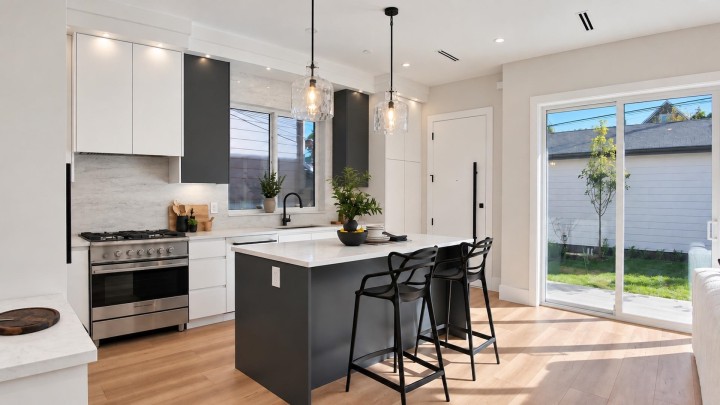 Photo 15 at 2 - 746 E 12th Avenue, Mount Pleasant VE, Vancouver East