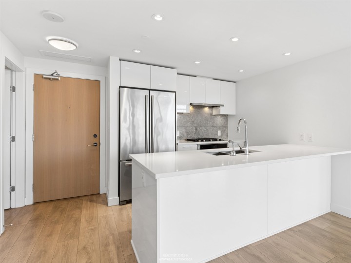 Photo 3 at 701 - 3557 Sawmill Crescent, South Marine, Vancouver East