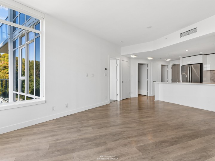 Photo 10 at 701 - 3557 Sawmill Crescent, South Marine, Vancouver East