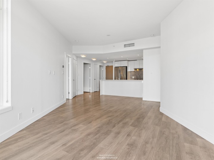 Photo 14 at 701 - 3557 Sawmill Crescent, South Marine, Vancouver East