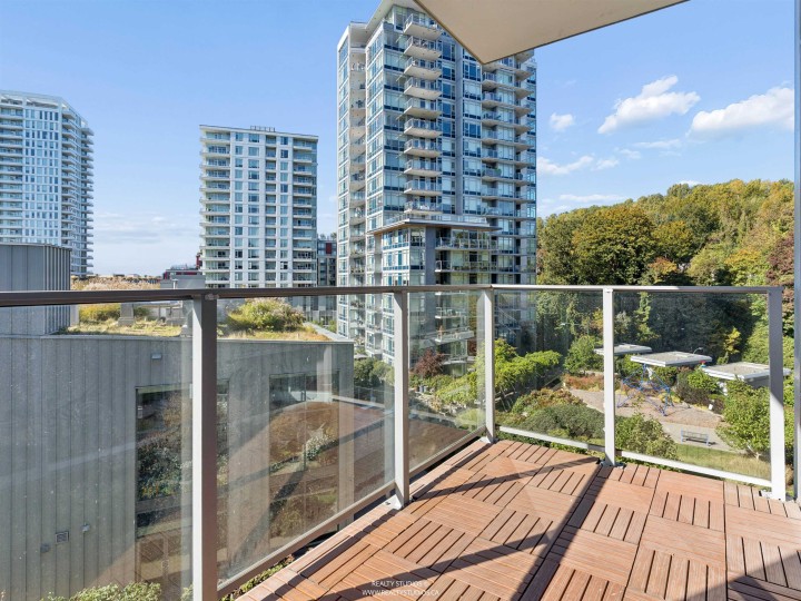Photo 11 at 701 - 3557 Sawmill Crescent, South Marine, Vancouver East