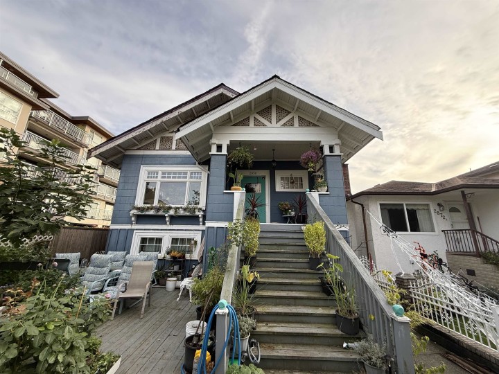 Photo 1 at 2878 E 2nd Avenue, Renfrew VE, Vancouver East