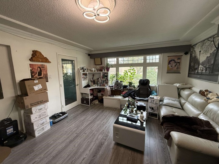 Photo 8 at 2878 E 2nd Avenue, Renfrew VE, Vancouver East