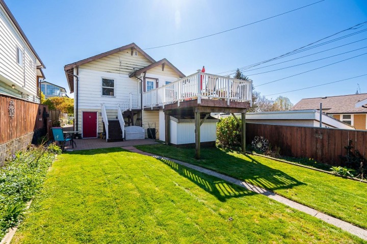 Photo 5 at 3415 Dundas Street, Hastings Sunrise, Vancouver East