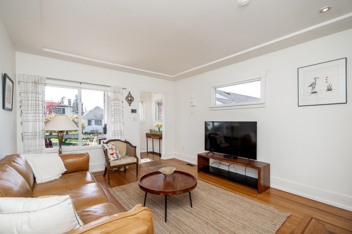 Photo 10 at 3415 Dundas Street, Hastings Sunrise, Vancouver East