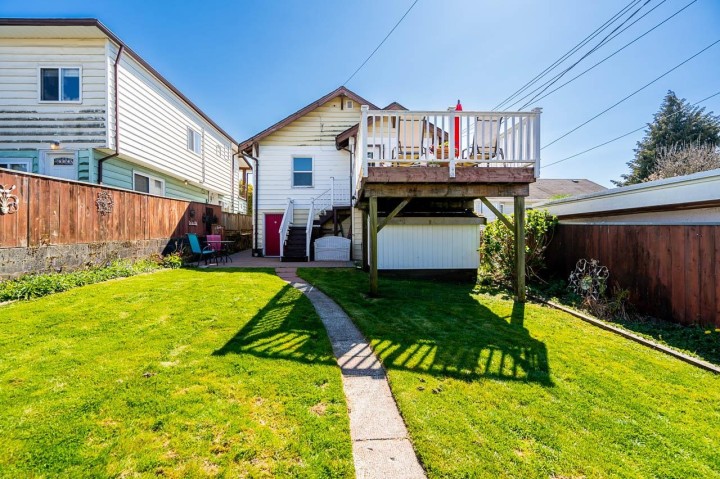 Photo 4 at 3415 Dundas Street, Hastings Sunrise, Vancouver East