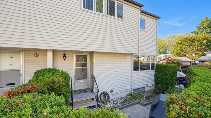 Photo 2 at 29 - 3417 E 49th Avenue, Killarney VE, Vancouver East