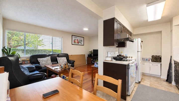 Photo 10 at 29 - 3417 E 49th Avenue, Killarney VE, Vancouver East