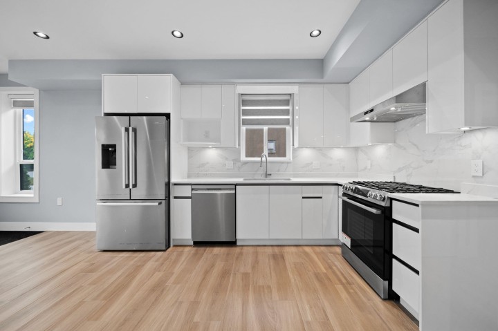 Photo 7 at 1 - 2557 W King Edward Avenue, Arbutus, Vancouver West