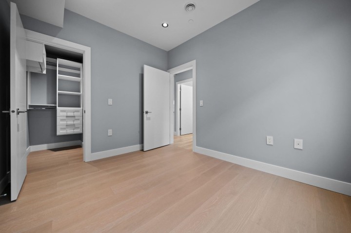 Photo 11 at 1 - 2557 W King Edward Avenue, Arbutus, Vancouver West