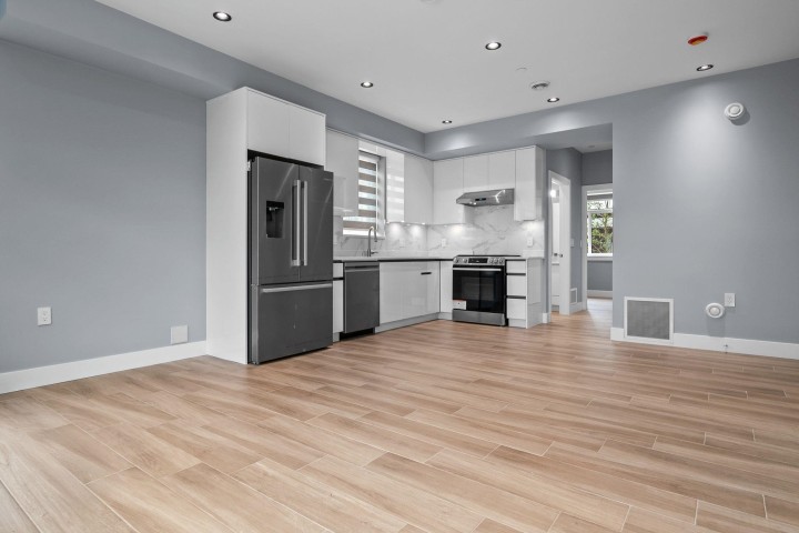 Photo 8 at 1 - 2557 W King Edward Avenue, Arbutus, Vancouver West