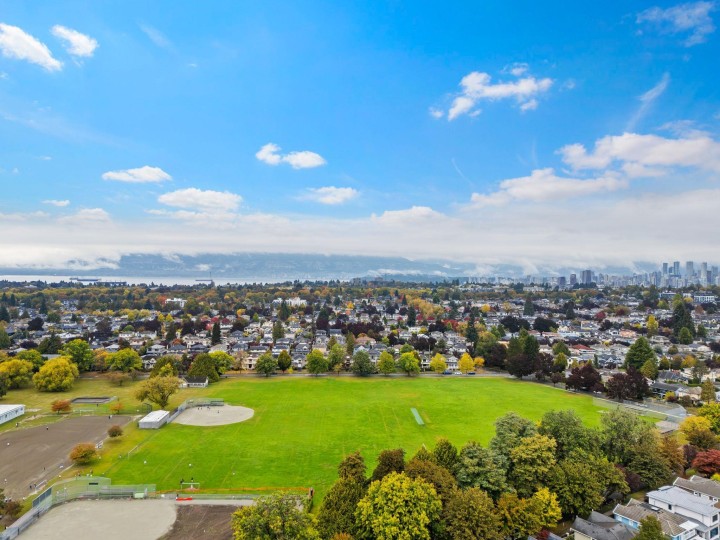 Photo 25 at 2 - 2557 W King Edward Avenue, Arbutus, Vancouver West