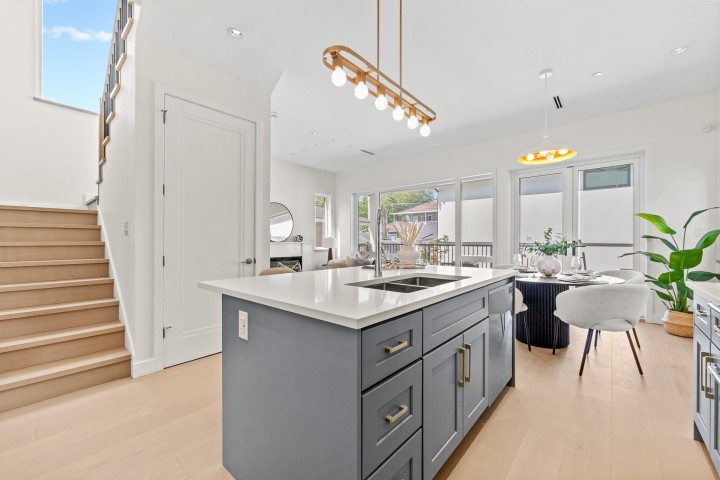 Photo 3 at 5079 Elgin Street, Fraser VE, Vancouver East
