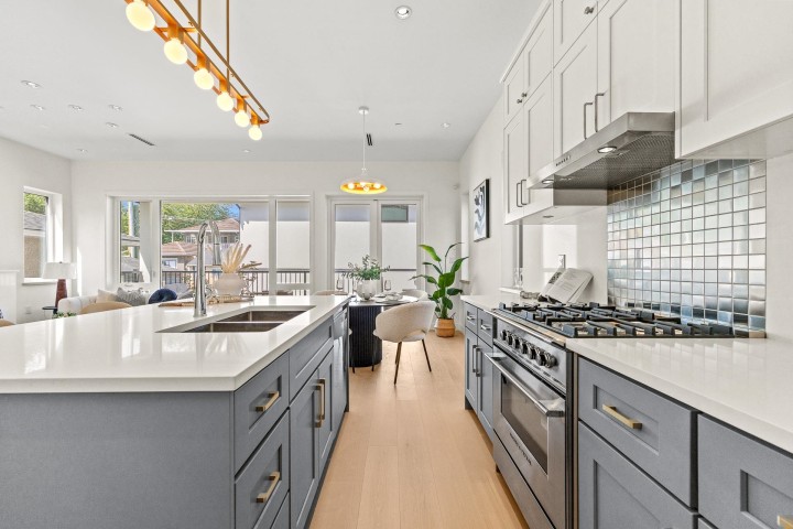 Photo 5 at 5079 Elgin Street, Fraser VE, Vancouver East