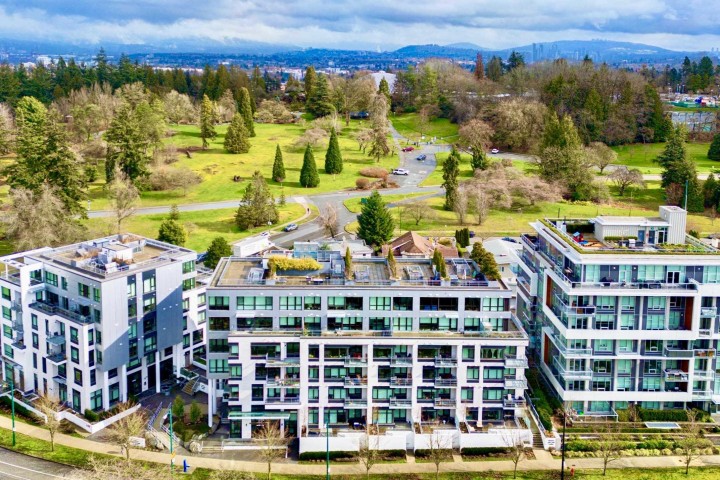Photo 1 at 302 - 4932 Cambie Street, Cambie, Vancouver West
