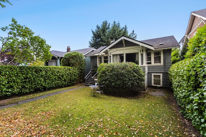 Photo 2 at 3883 W 20th Avenue, Dunbar, Vancouver West