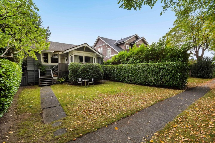 Photo 4 at 3883 W 20th Avenue, Dunbar, Vancouver West