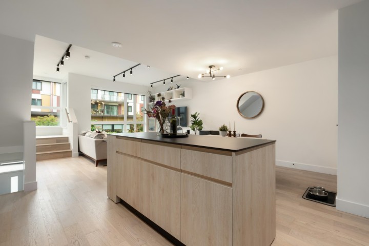 Photo 18 at 3984 Dumfries Street, Knight, Vancouver East
