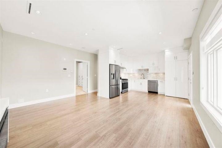 Photo 6 at 3128 Kings Avenue, Collingwood VE, Vancouver East