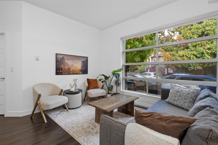 Photo 2 at 881 Salsbury Drive, Hastings, Vancouver East